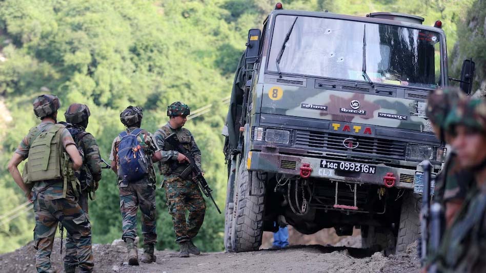 जम्मू-कश्मीर के कुपवाड़ा में सुरक्षाबलों और आतंकियों के बीच मुठभेड़ में 1 जवान शहीद, मेजर समेत 4 जवान घायल,